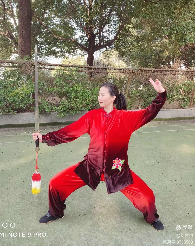 太极让夕阳更加美丽